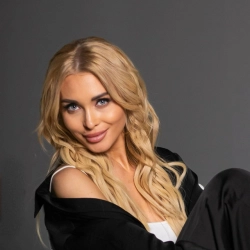 Исполнитель: Андріана