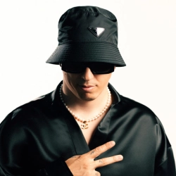 Исполнитель: Regard