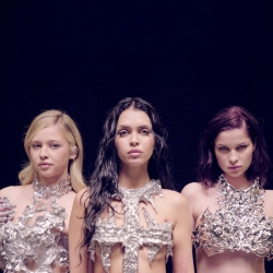 Исполнитель: SEREBRO