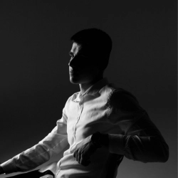 Исполнитель: vibessmusic