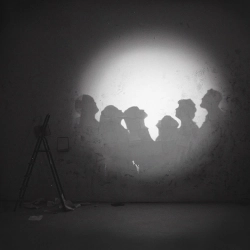 Бонд с кнопкой - Не рыдай мати